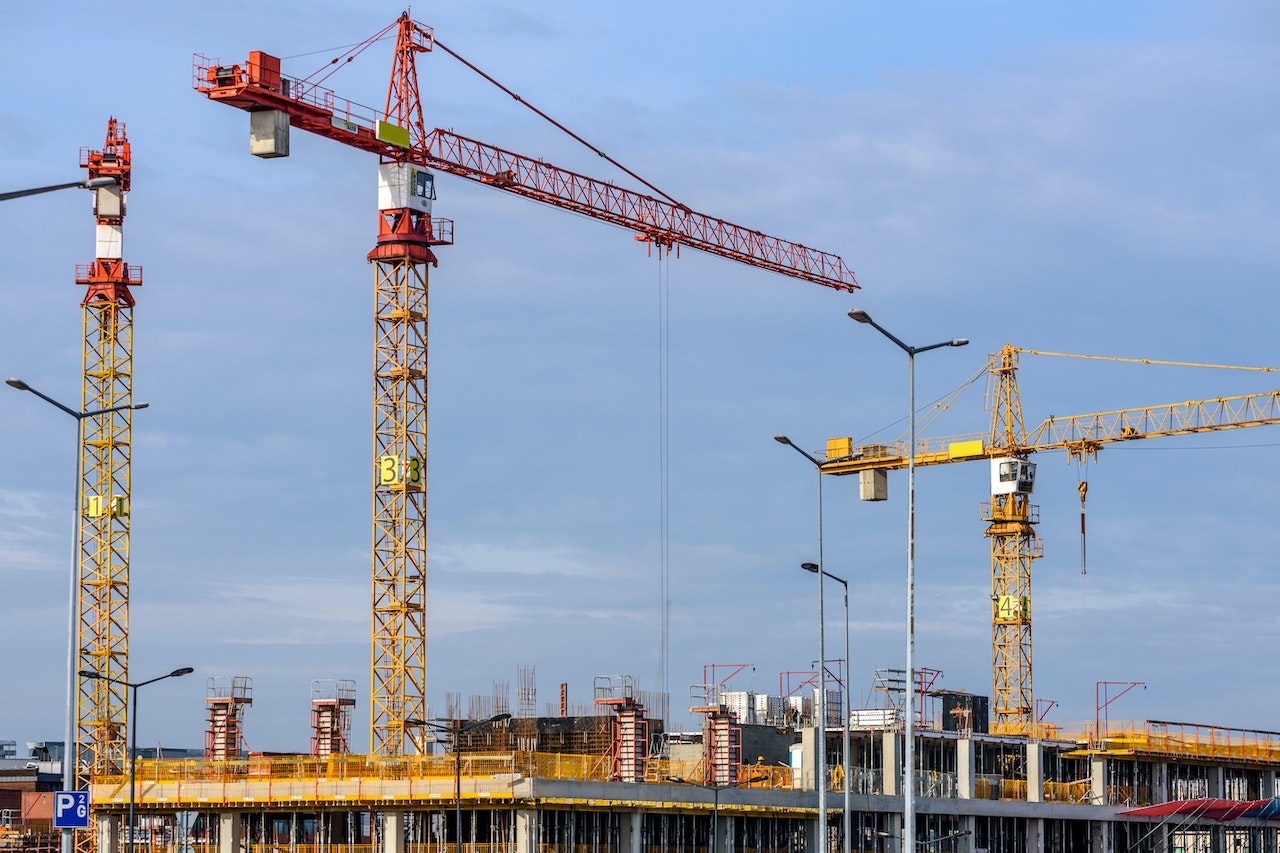 5 Helpful Tools and Items to Improve the Jobs of Construction Workers